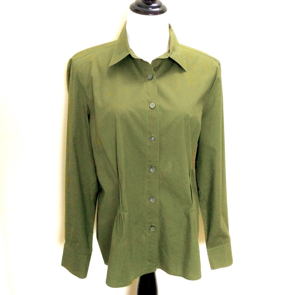 TravelSmith Retro Blouse Pleated Women’s Fitted Shirt Size M Travel Casual